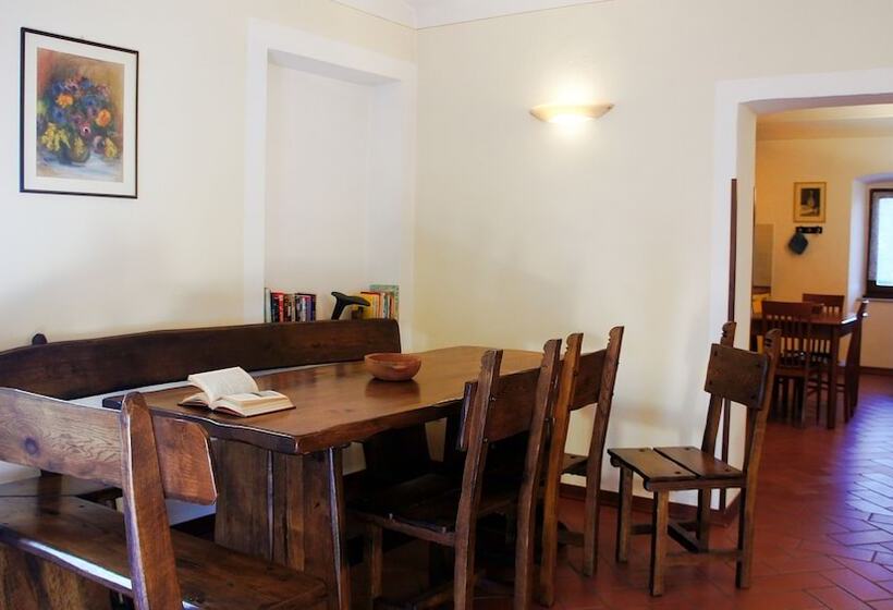 교외 호텔 Agriturismo Casa Agricola Rossi Appartamenti In Casentino