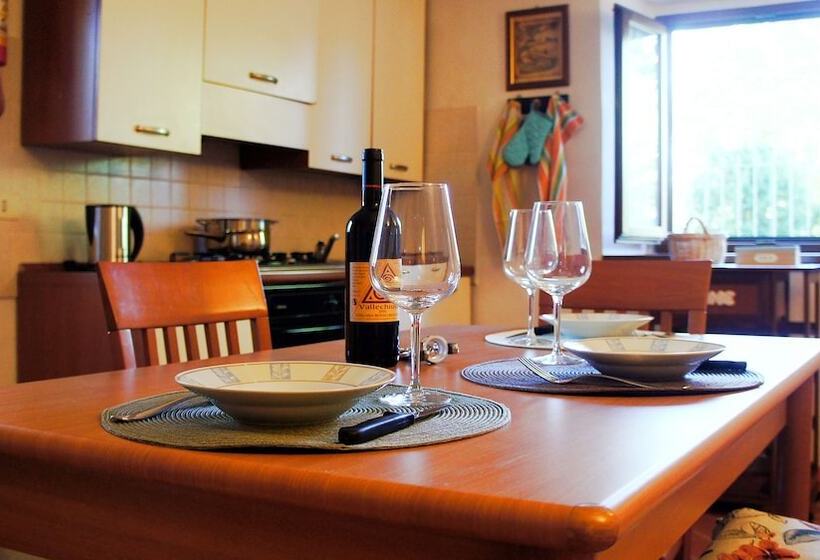 교외 호텔 Agriturismo Casa Agricola Rossi Appartamenti In Casentino