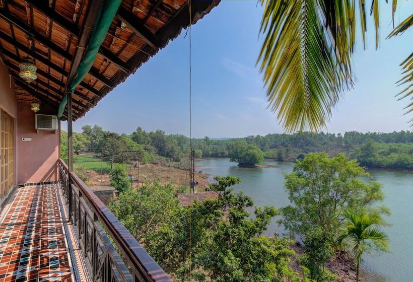 ホテル Shantai By The Lake