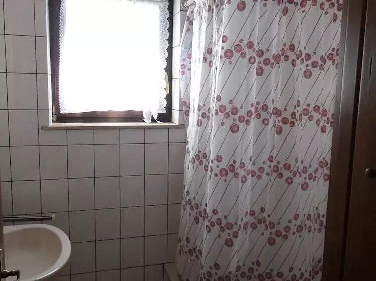 Majatalo Guest House Lidus