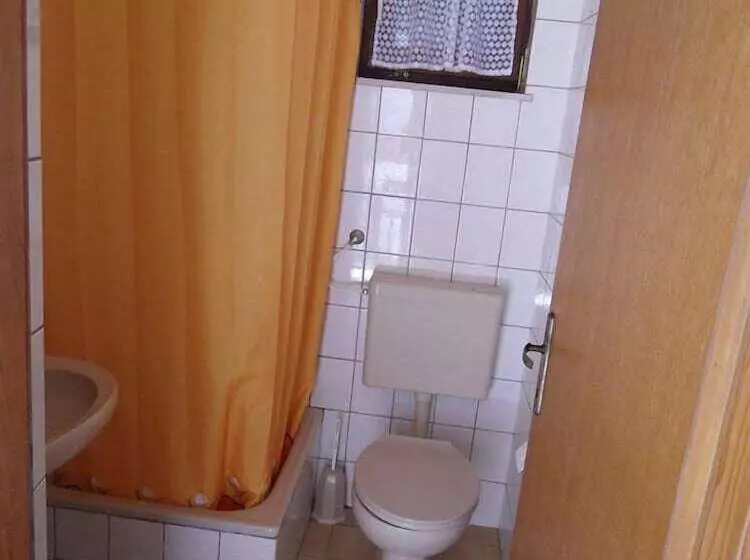 Majatalo Guest House Lidus