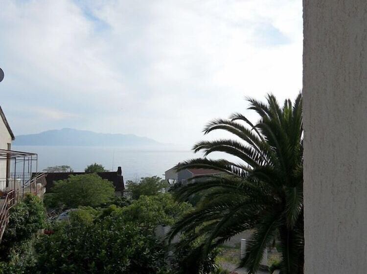 ペンション Guest House Lidus