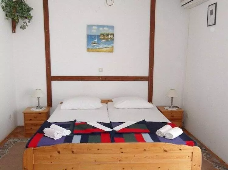 Majatalo Guest House Lidus