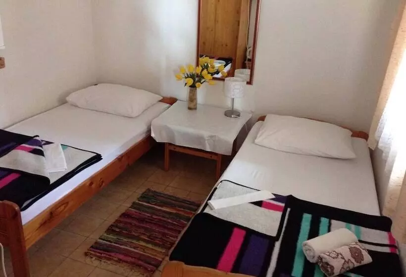 Majatalo Guest House Lidus