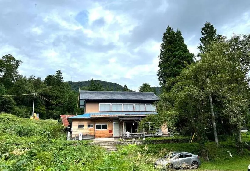 Retkeilymaja Shirakawago Guest House Kei