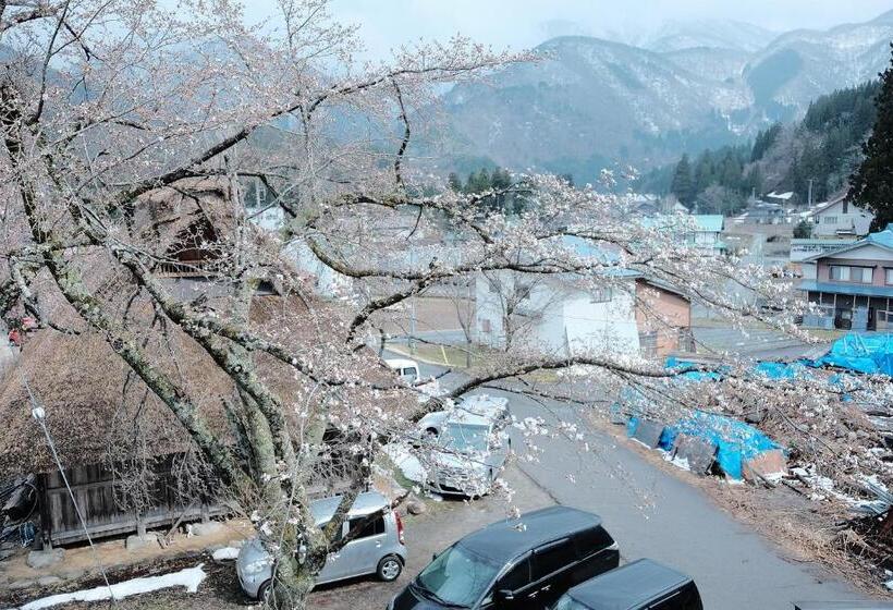 Albergue Shirakawago Guest House Kei