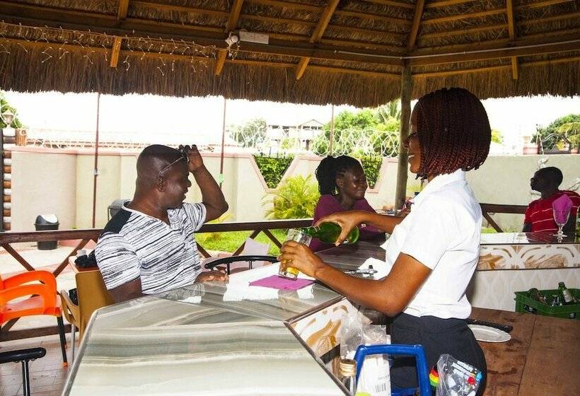 בית מלון כפרי Skyways