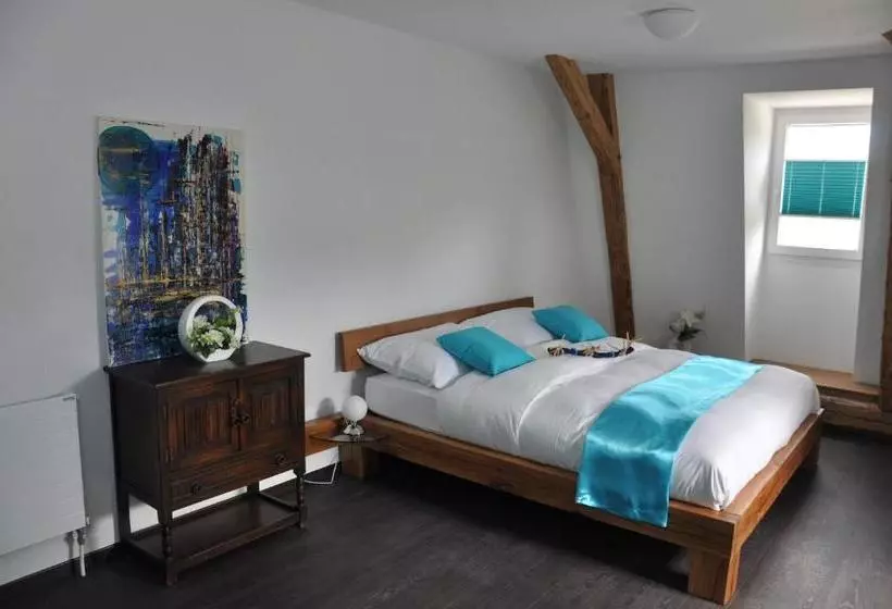 Retkeilymaja Le Relais Du Château Monney