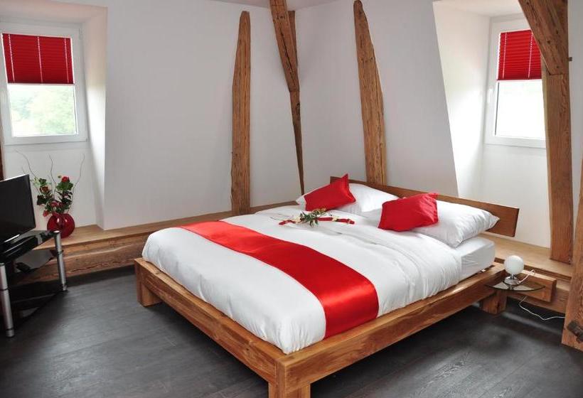 ユースホステル Le Relais Du Château Monney