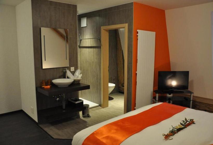 ユースホステル Le Relais Du Château Monney