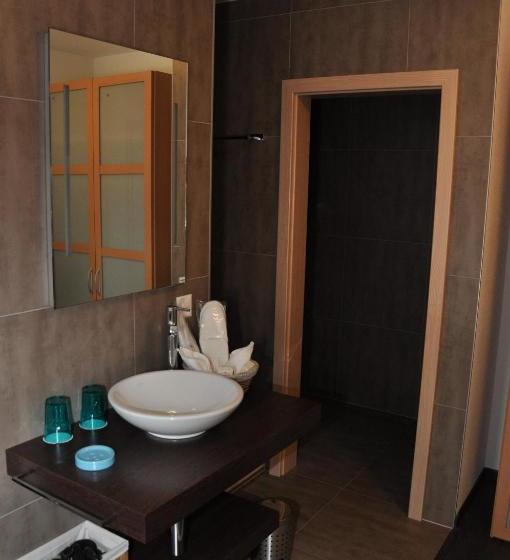 ユースホステル Le Relais Du Château Monney