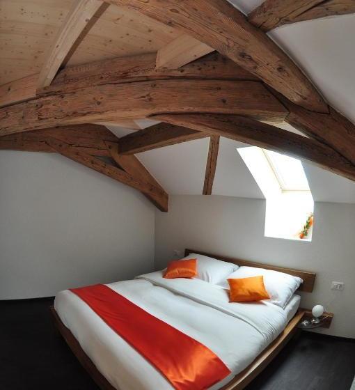 ユースホステル Le Relais Du Château Monney