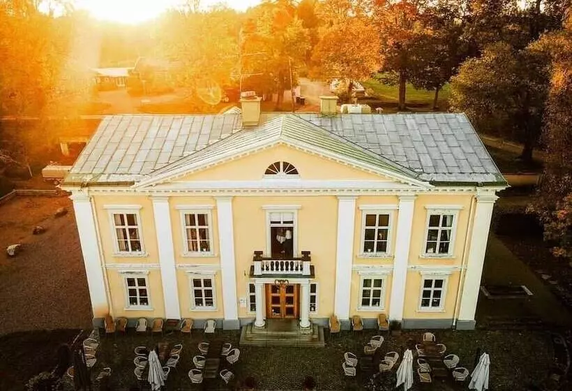 Aamiaismajoitus (B&B) Asa Herrgård