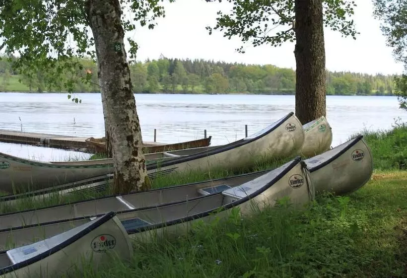 Aamiaismajoitus (B&B) Asa Herrgård