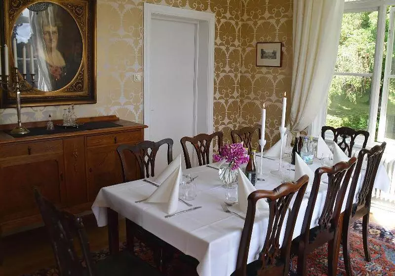 Aamiaismajoitus (B&B) Asa Herrgård