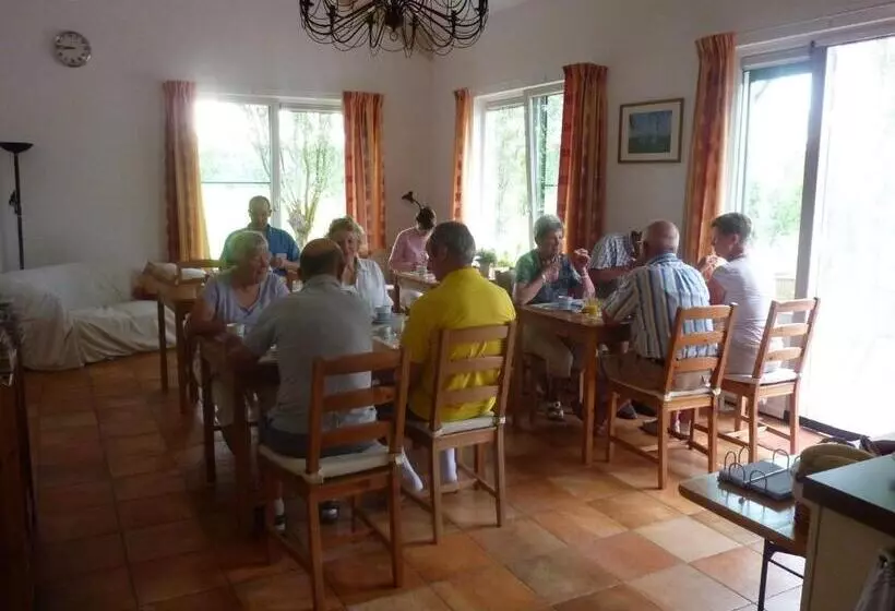 Aamiaismajoitus (B&B) Boerderij De Verwondering