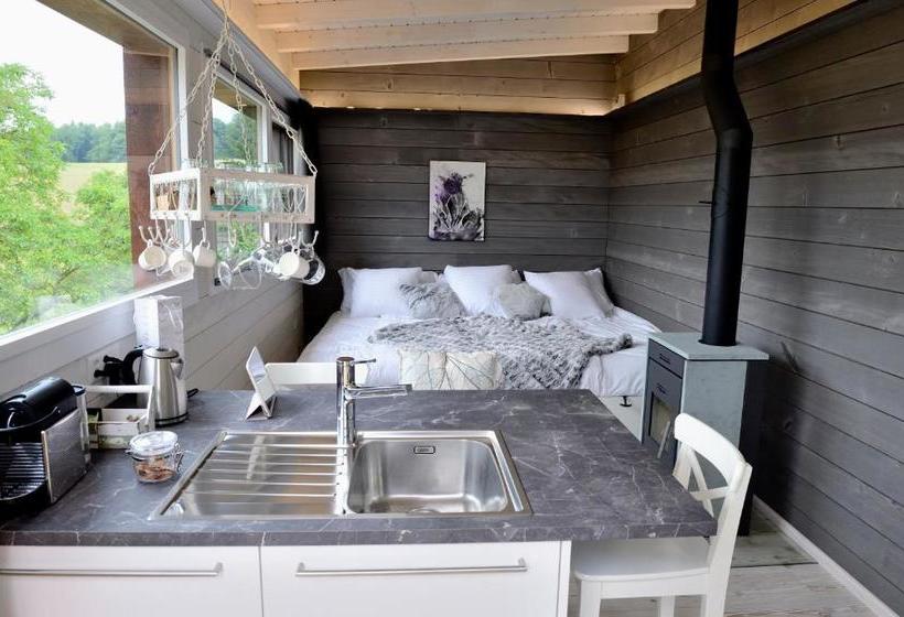 Bed and Breakfast Cabane Dans Les Arbres / Swin Golf De Cremin