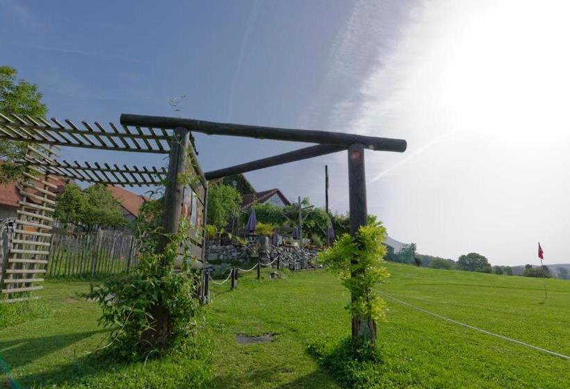 Bed and Breakfast Cabane Dans Les Arbres / Swin Golf De Cremin