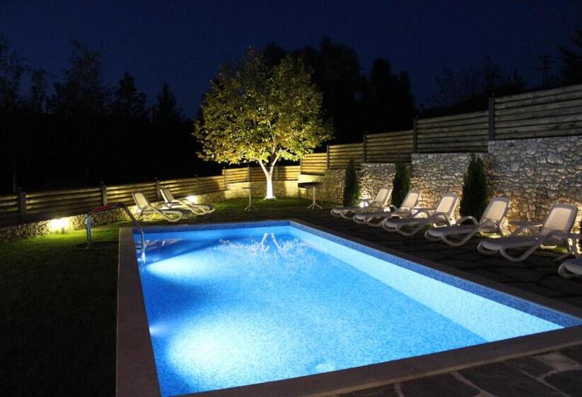 Family Hotel Friends Villa