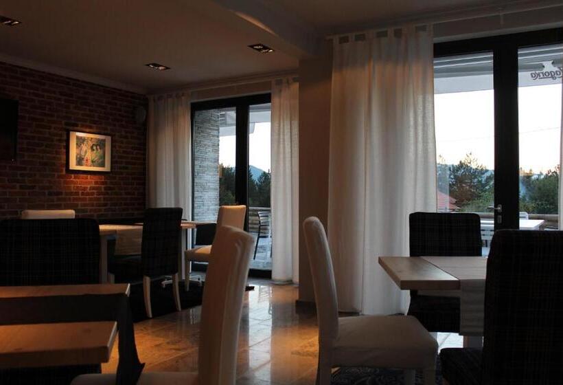 Family Hotel Friends Villa