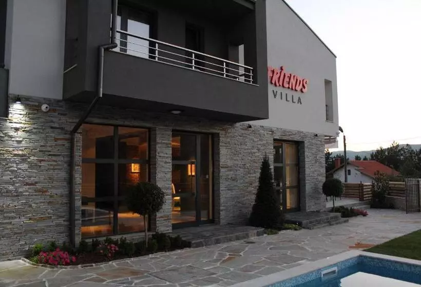 Family Hotel Friends Villa