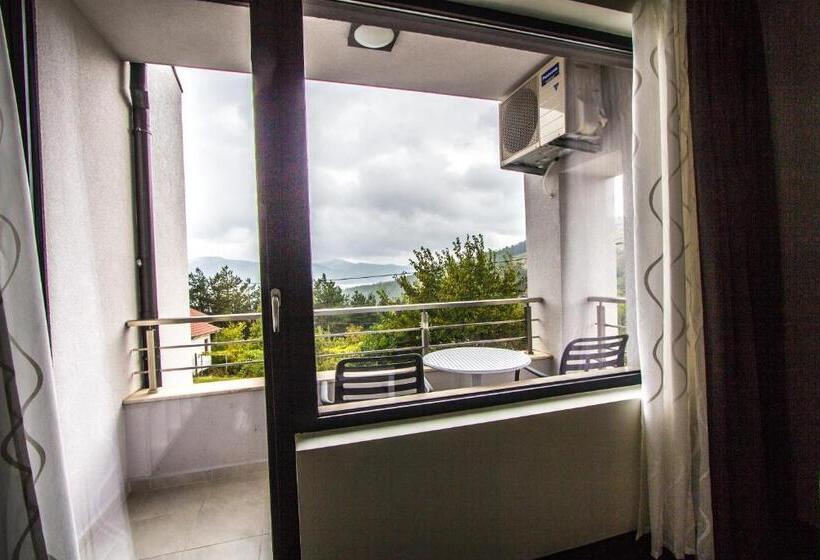 Family Hotel Friends Villa