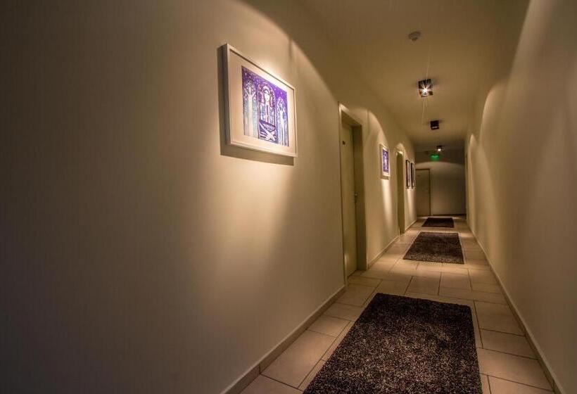 Family Hotel Friends Villa