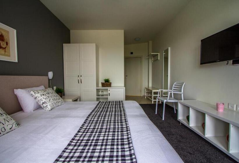 Family Hotel Friends Villa