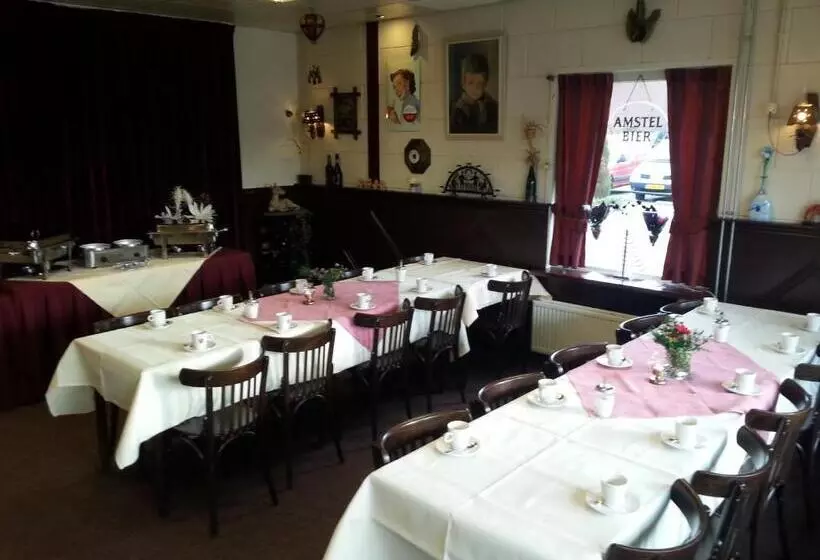 Hotelli Café Restaurant Snackbar Beerzerveld