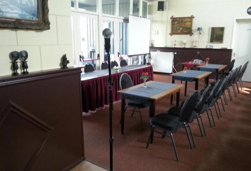 בית מלון כפרי Café Restaurant Snackbar Beerzerveld