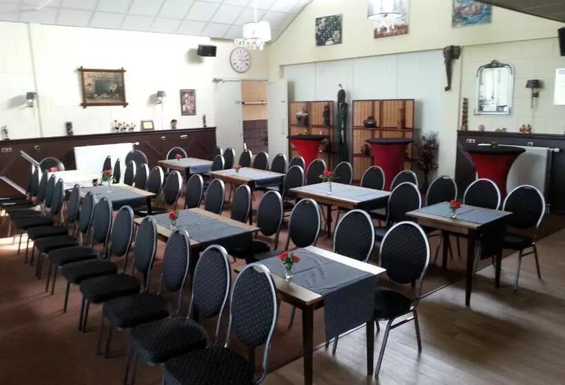 Hotelli Café Restaurant Snackbar Beerzerveld