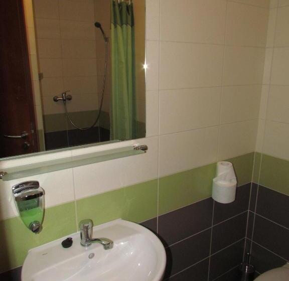 فندق Penzión Trio