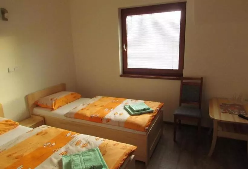 Hotelli Penzión Trio