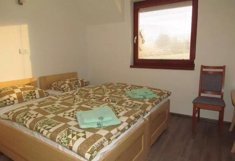 Hotelli Penzión Trio