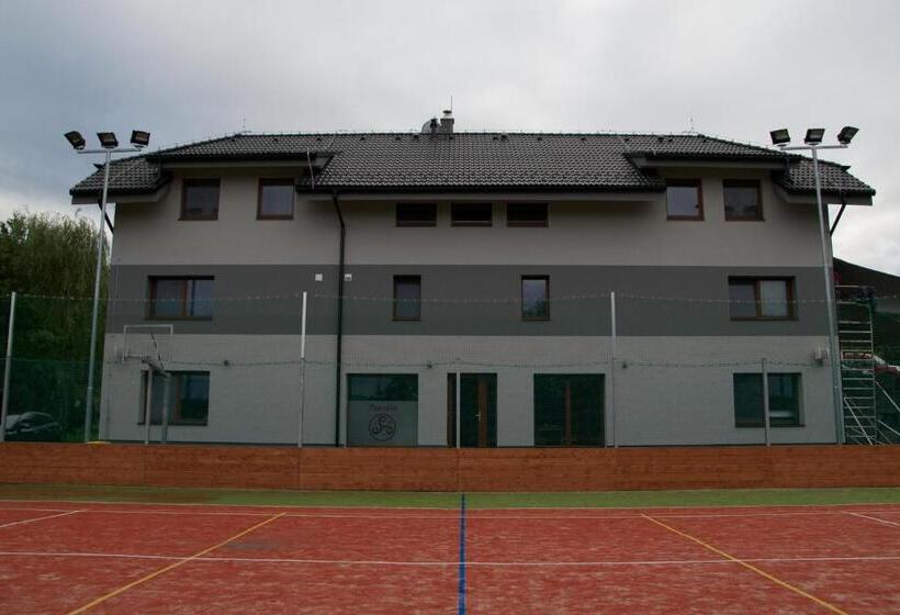 فندق Penzión Trio