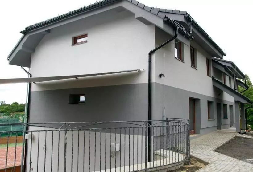 Hotelli Penzión Trio