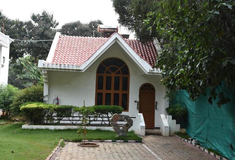 Отель Poppys Vista