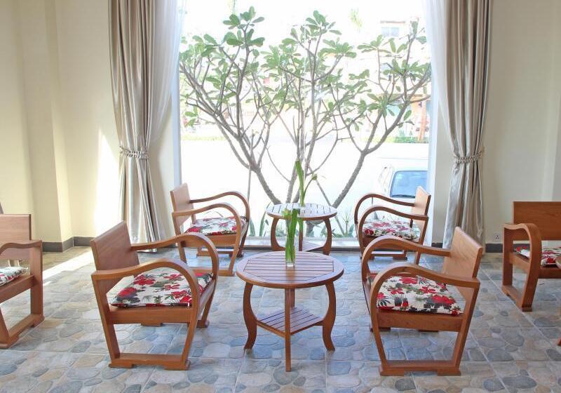 Pursat Riverside Hotel & Spa