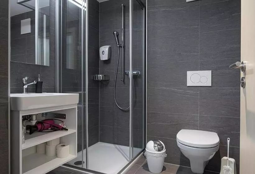 Hotelli Restaurant Drei Tannen