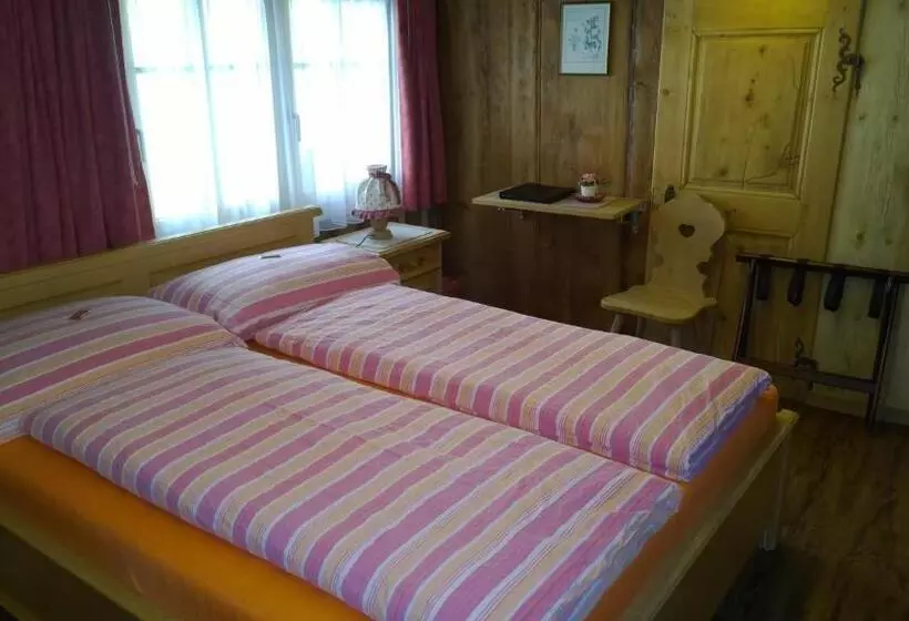 Hotelli Restaurant Drei Tannen