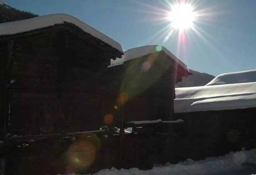 Hotelli Restaurant Drei Tannen