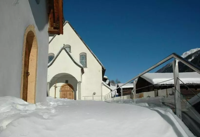 Hotelli Restaurant Drei Tannen