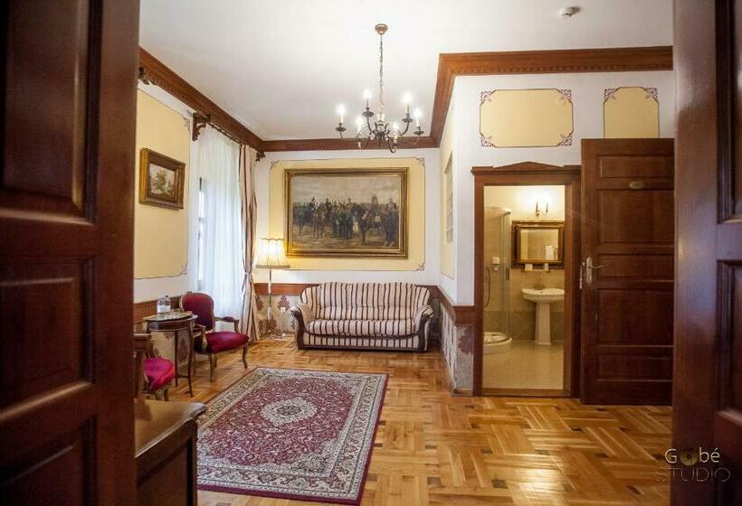 بنسيون Castel Haller