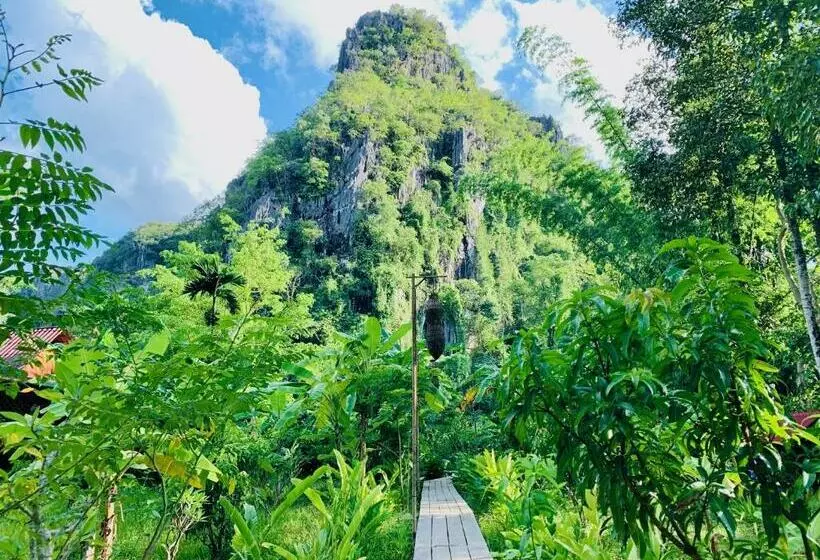 Majatalo Springriver Resort