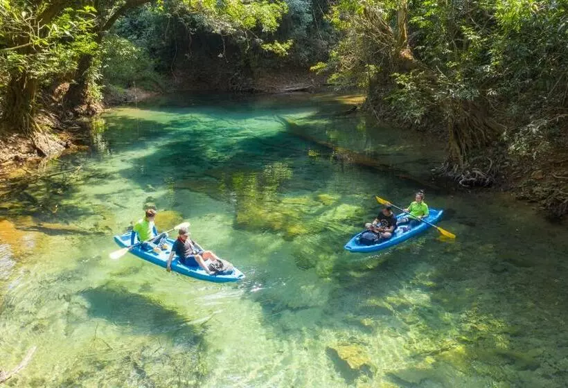 Majatalo Springriver Resort