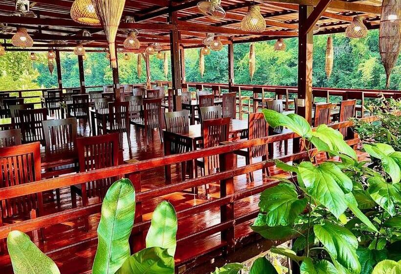 פנסיון Springriver Resort