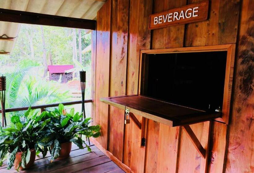 פנסיון Springriver Resort