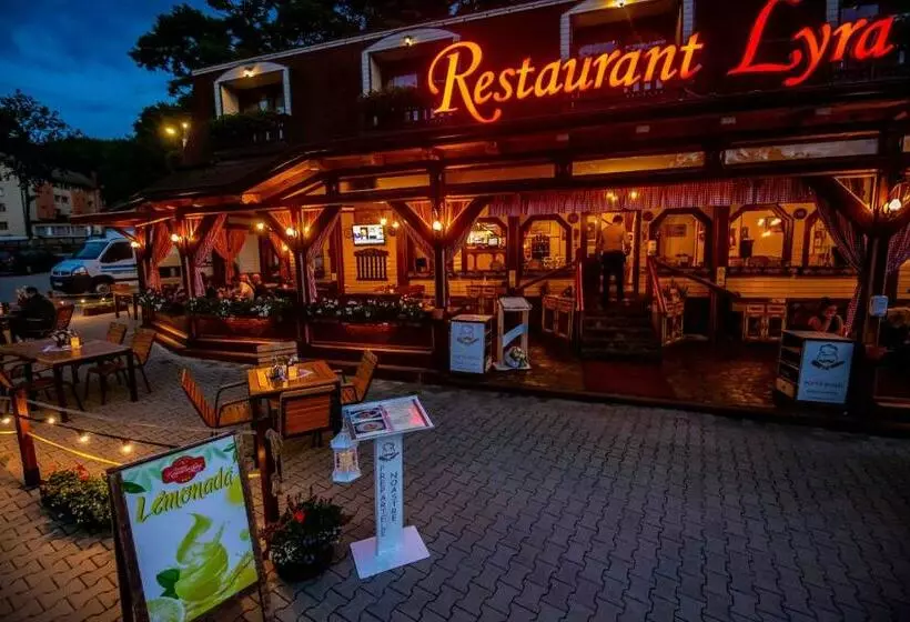 Pensiune Restaurant Lyra