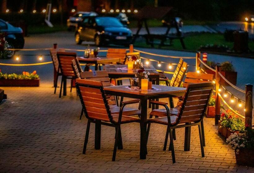 Pensiune Restaurant Lyra