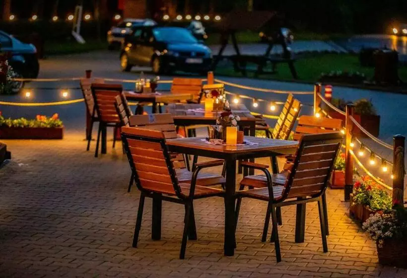 Pensiune Restaurant Lyra